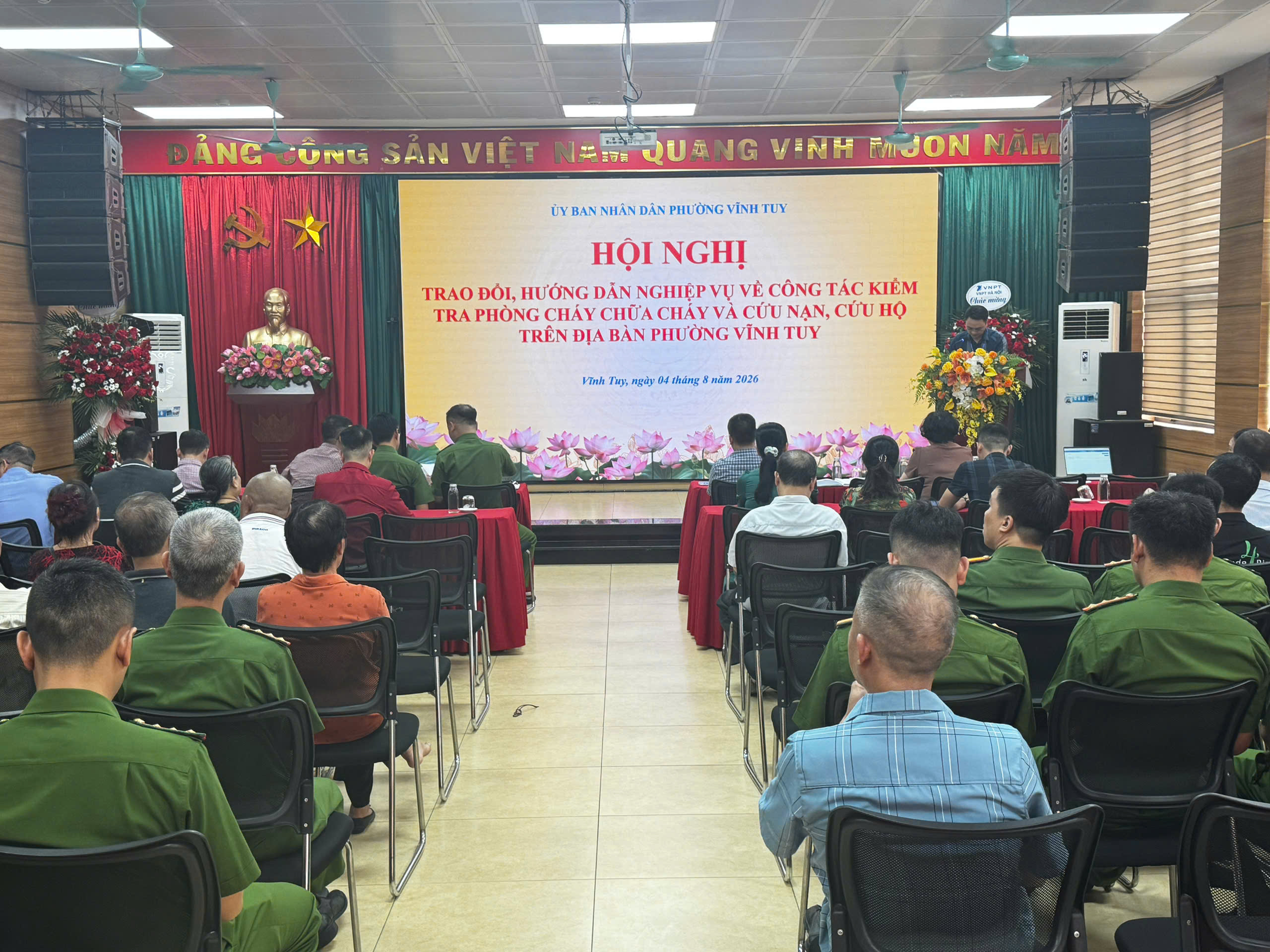 UBND phường Vĩnh Tuy trao đổi, hướng dẫn nghiệp vụ về công tác kiểm tra PCCC và CNCH